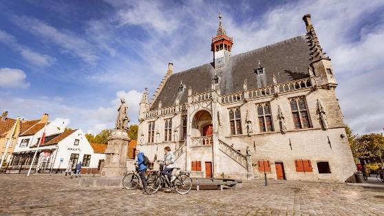 Cycling the Damme & Polder Dive route near Bruges — scene 2